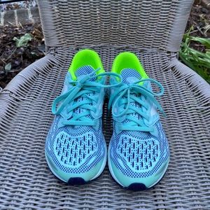 Girls sneakers size 3